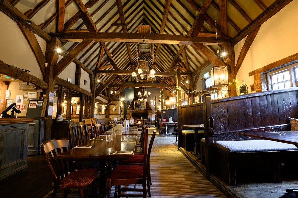 inside-the-pub