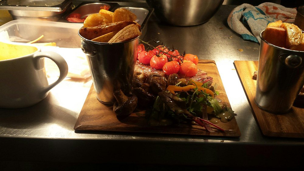 steak-and-handcut-chips