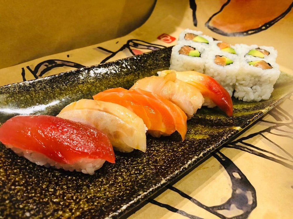 the-must-try-sushi-restaurant (3)